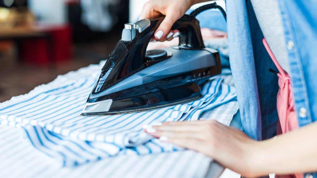 O troque de passar roupas que quem aprende não esquece mais