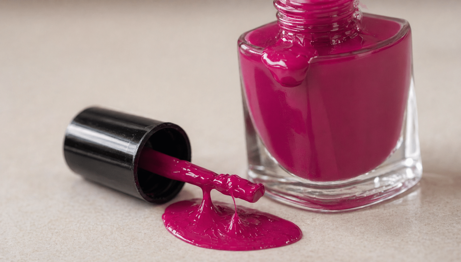 Esmalte grosso no frasco? O jeito certo (e o errado) de recuperar a textura sem estragar a química