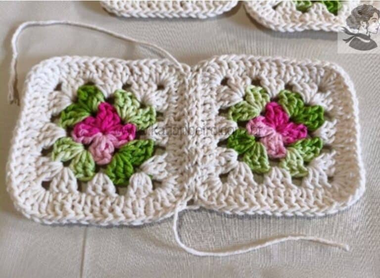 Junção com emenda de dois squares de crochê