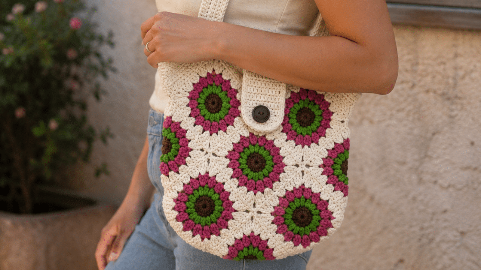 A bolsa de crochê é a peça artesanal que une estilo, delicadeza e personalidade
