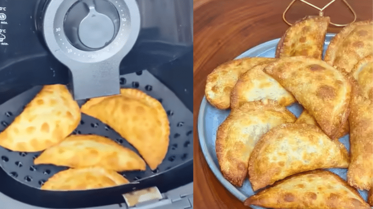Pastéis feitos com massa pronta na air fryer, dourados e crocantes, servidos em um prato azul após o preparo.