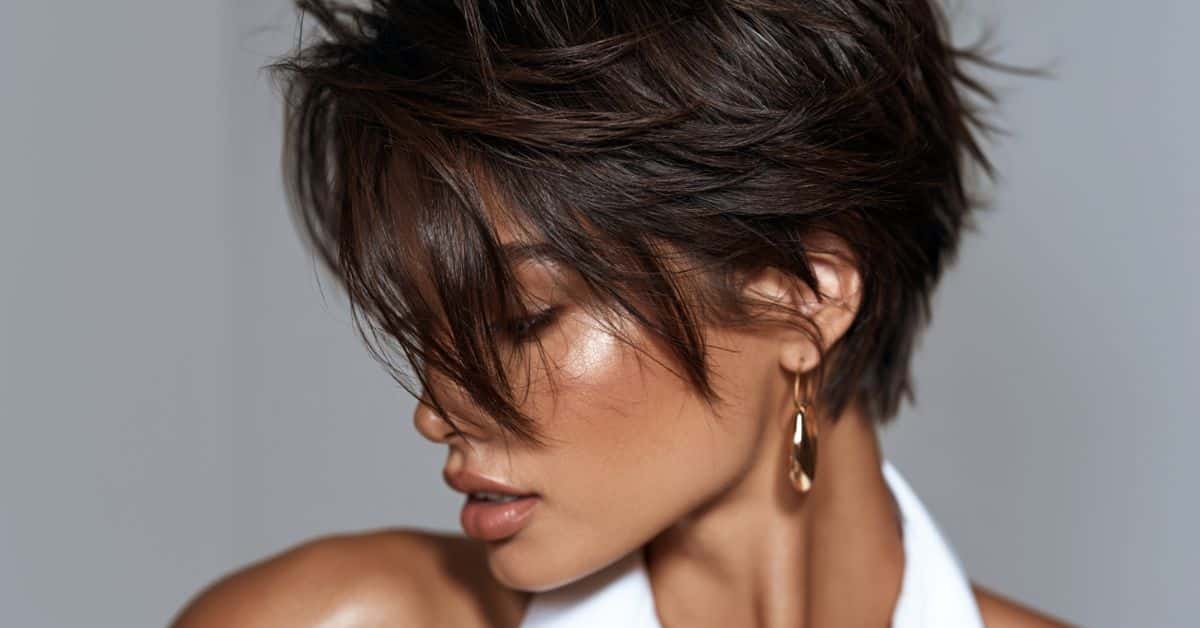 Cabelo curto feminino: Os 5 cortes que estão em alta em 2026 segundo Vogue, ELLE e Harper’s Bazaar