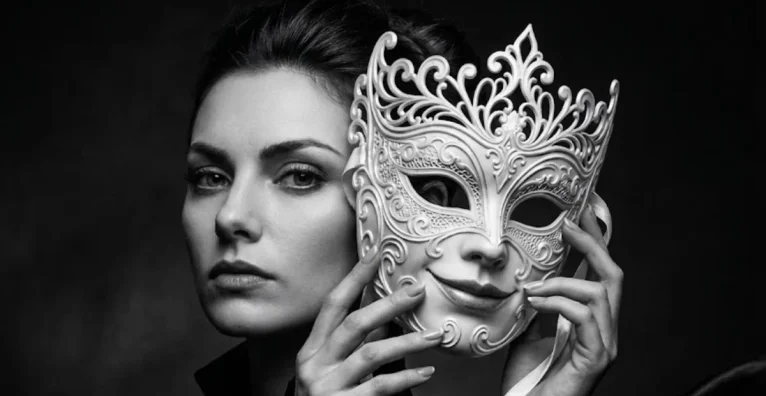 As 4 faces do ego: A diferença entre ego saudável, frágil, inflado, ego inseguro e como identificar os padrões